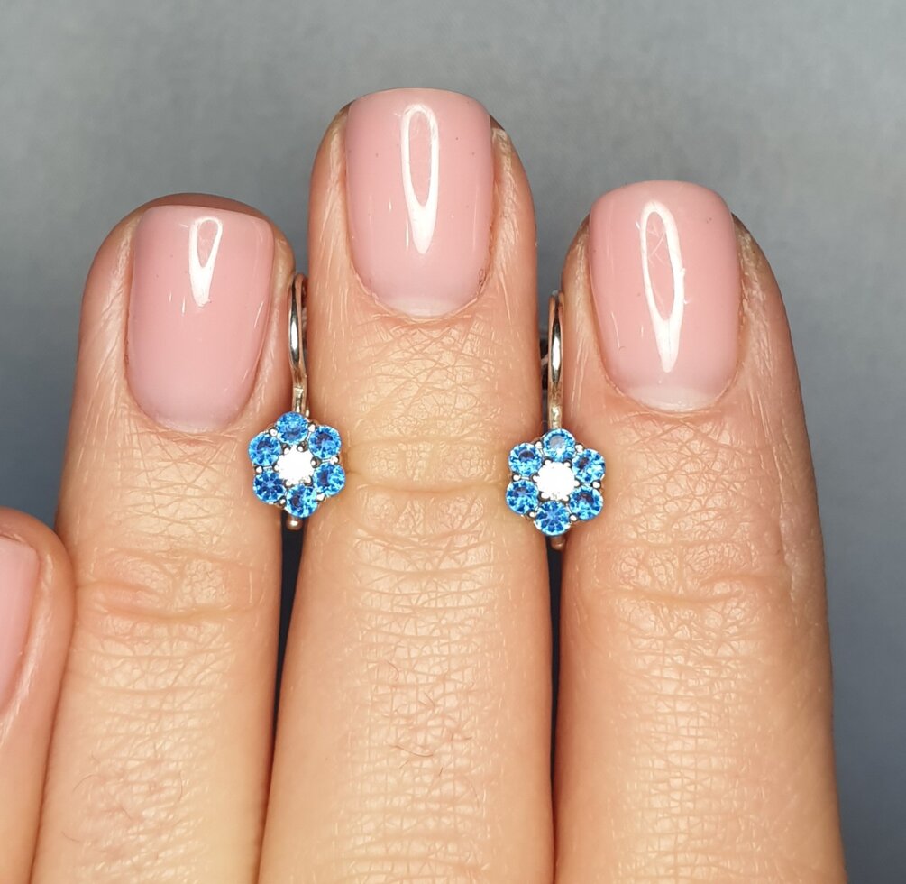 

Сережки серебряные с кубическим цирконием 1,22 г