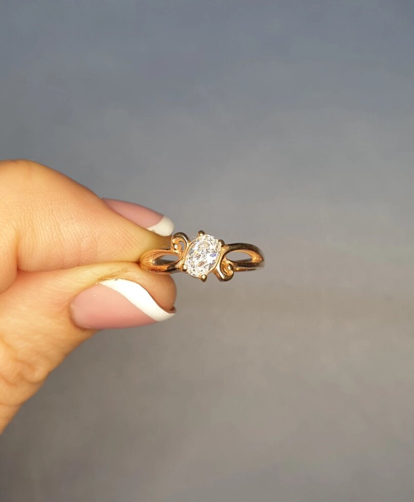 

Кольцо позолоченное с кубическим цирконием 17 2,23 г