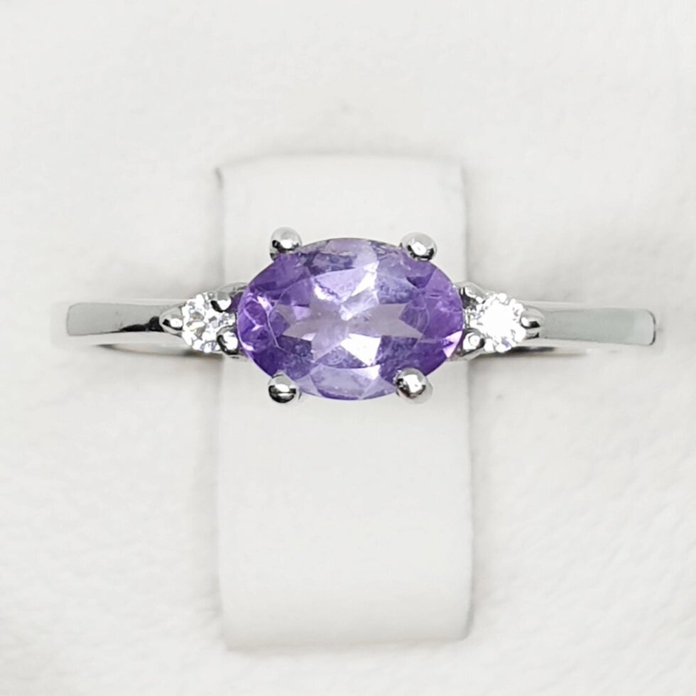 

Кольцо серебряное с аметистом 19 1,88 г