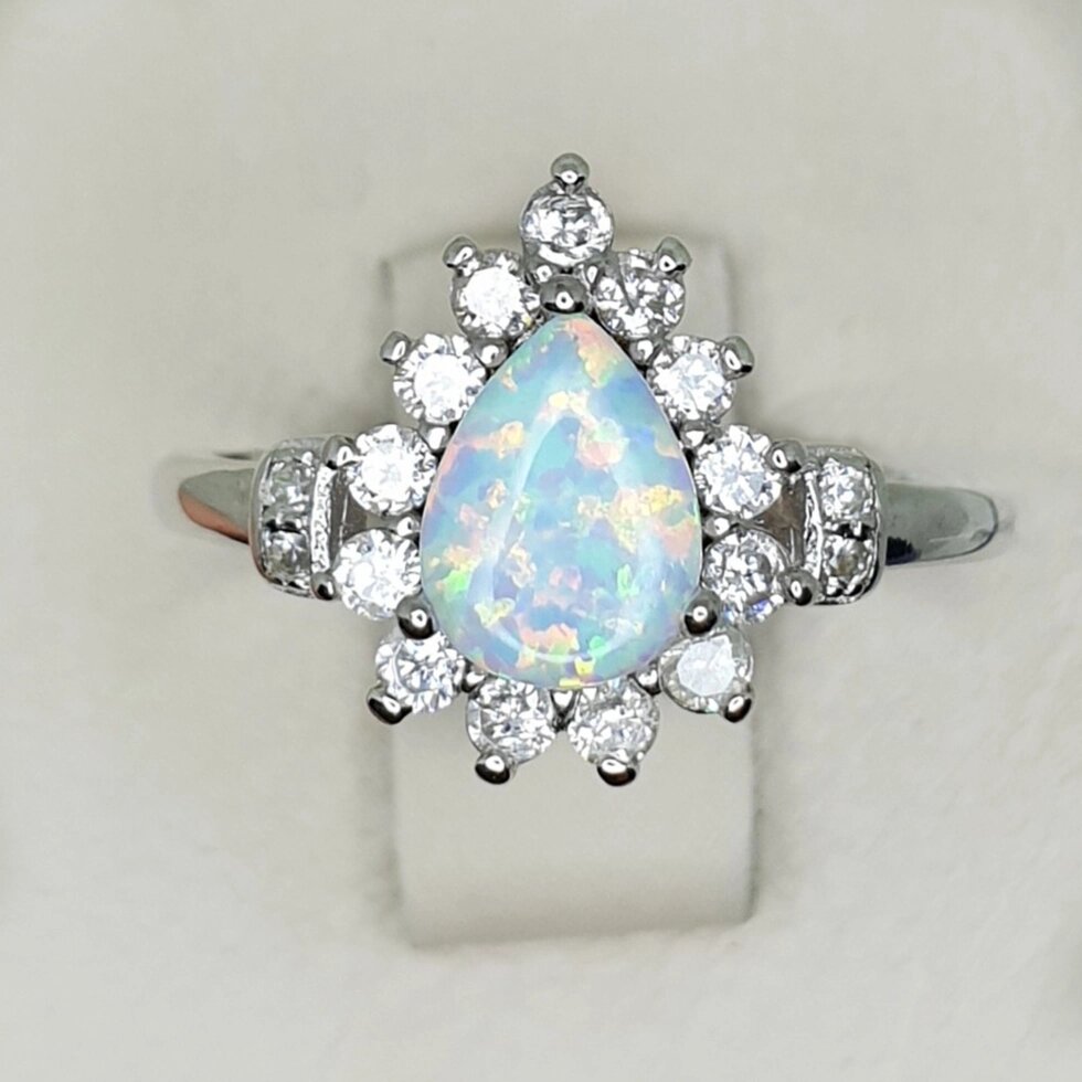 

Кольцо серебряное с опалом 18 1,98 г
