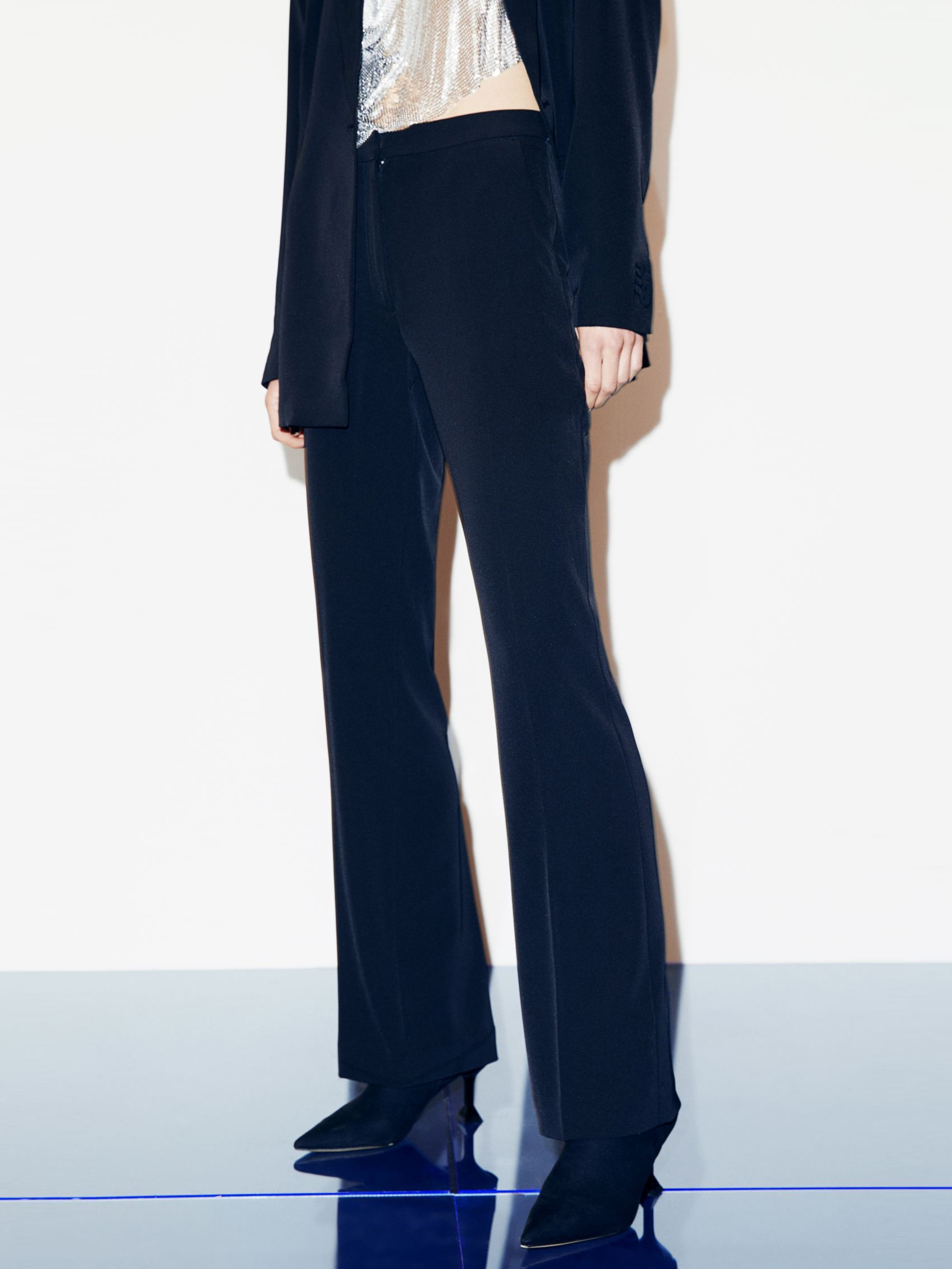 

Брюки H&M 1013129abr  Черные, Брюки H&M 1013129abr 36 Черные