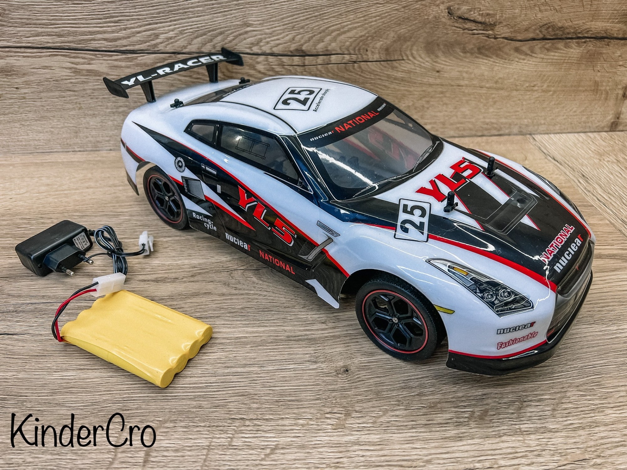 

Гоночная машинка Ралли для дрифта на радиоуправлении 1:10 Белая Yile Toys