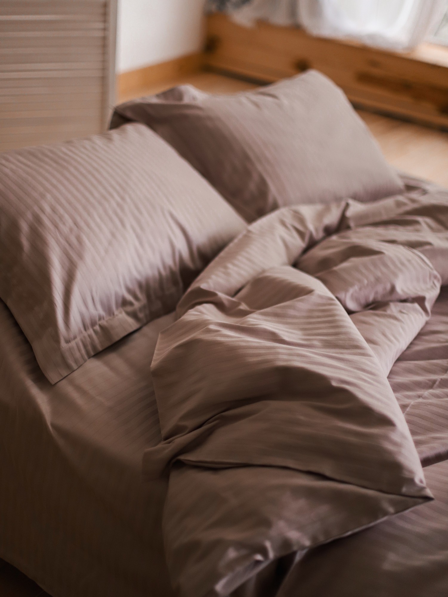 

Полуторний Розовый мокко комплект постельного белья Belinens, премиумный сатин-страйп, пододеяльник 150х220 см, 100% хлопок