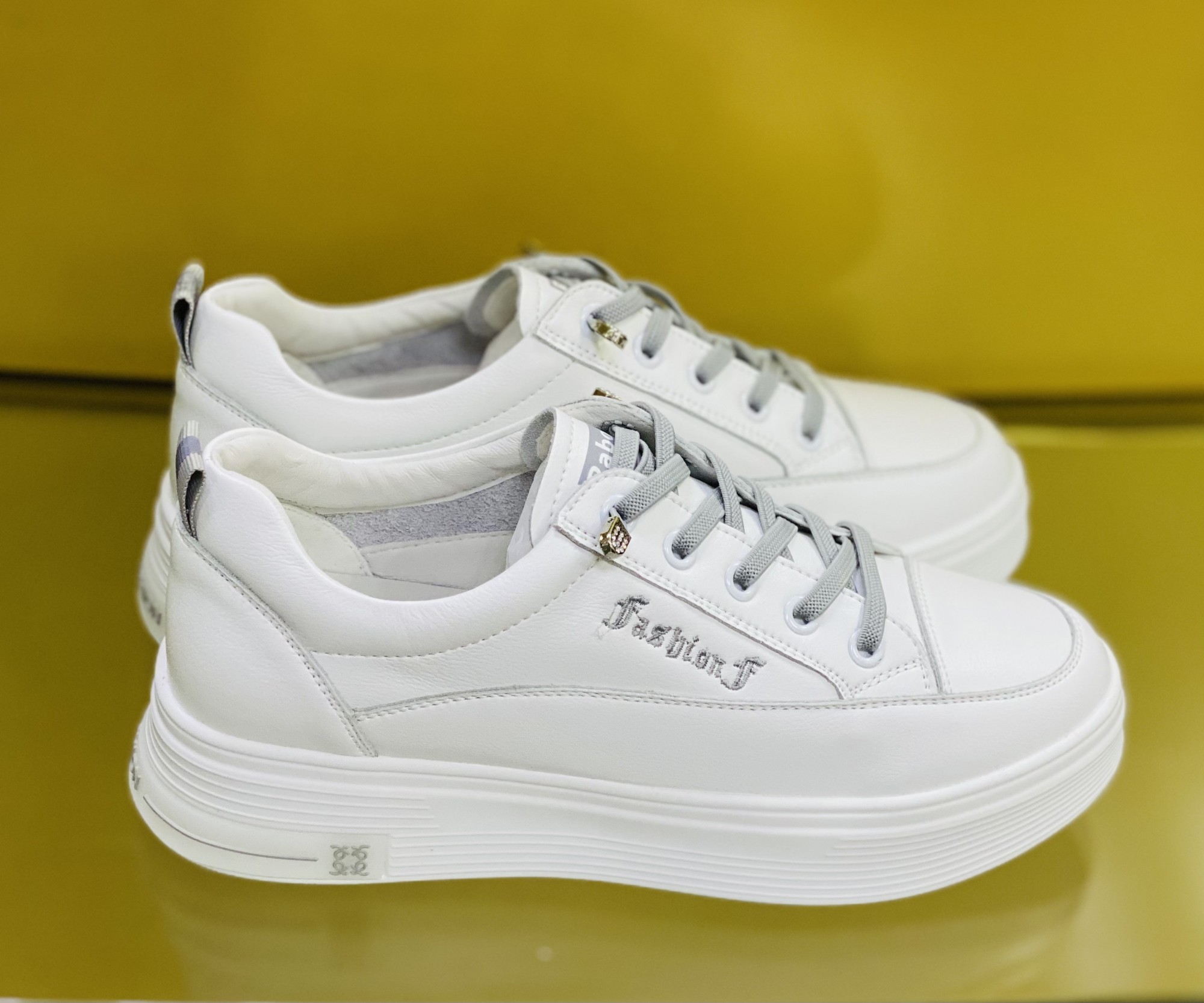 

Кроссовки COLOR ME 1219-22 Белые 40