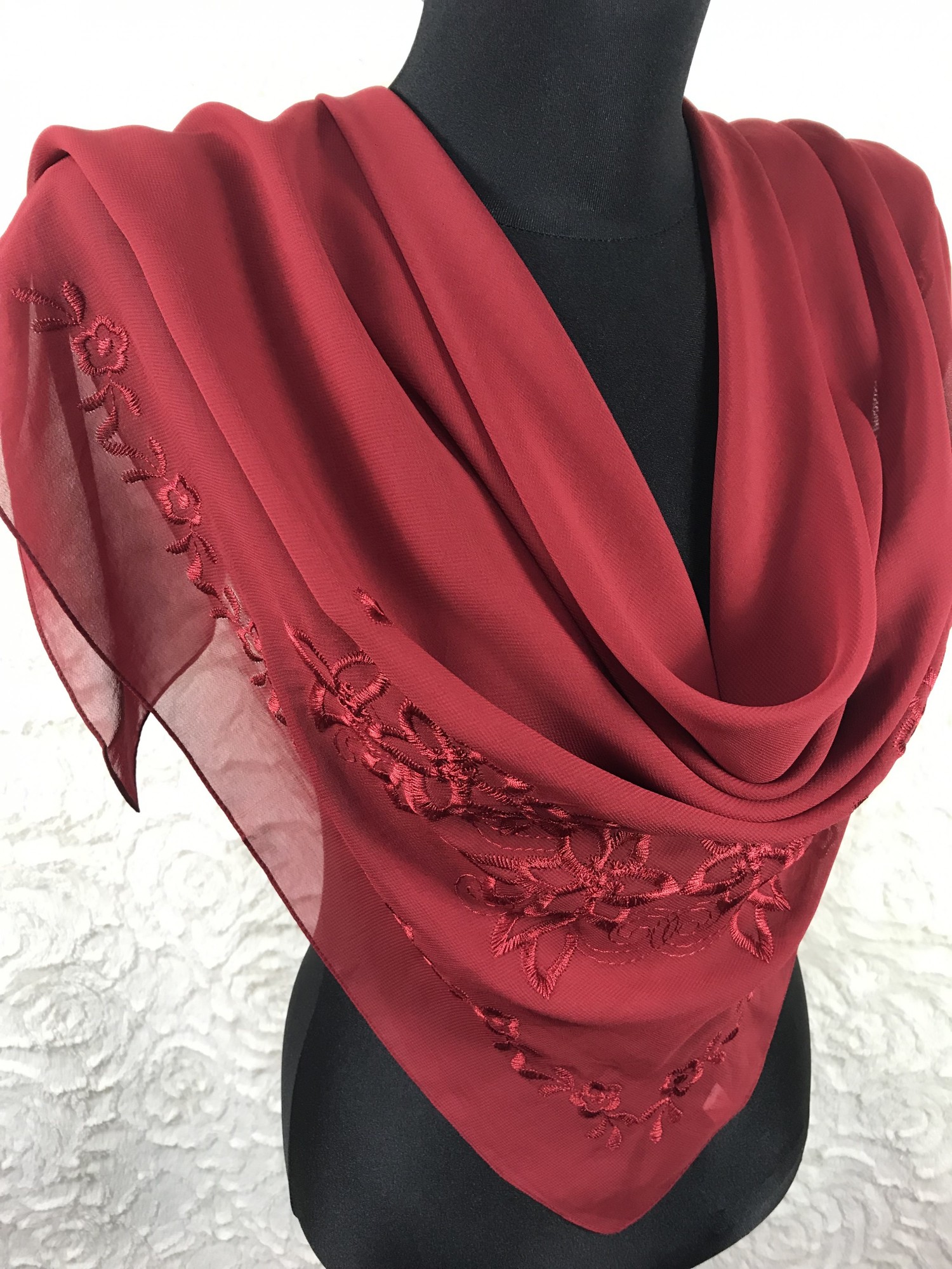 

Платок ASHMA 75*75 см шифоновый в бордовом цвете "Птичка"