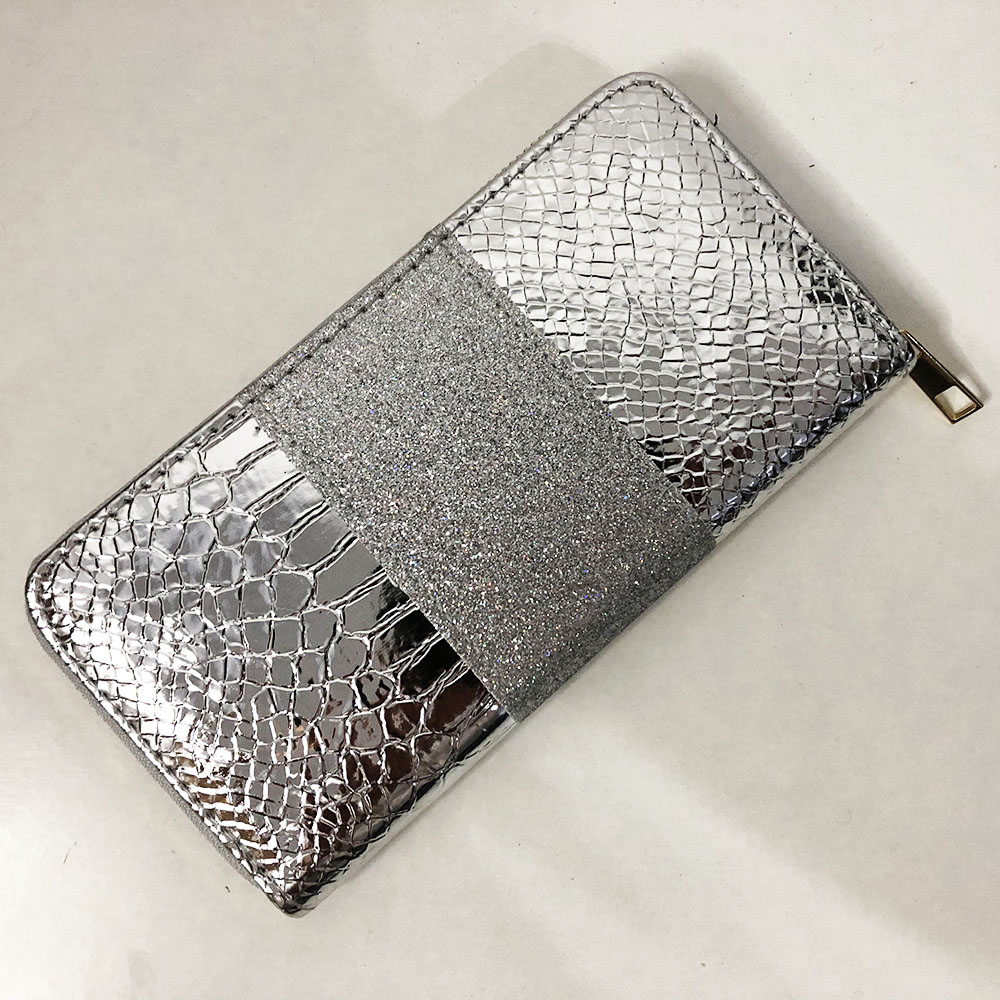 

Красивый женский кошелек fashion. Цвет: серебряный