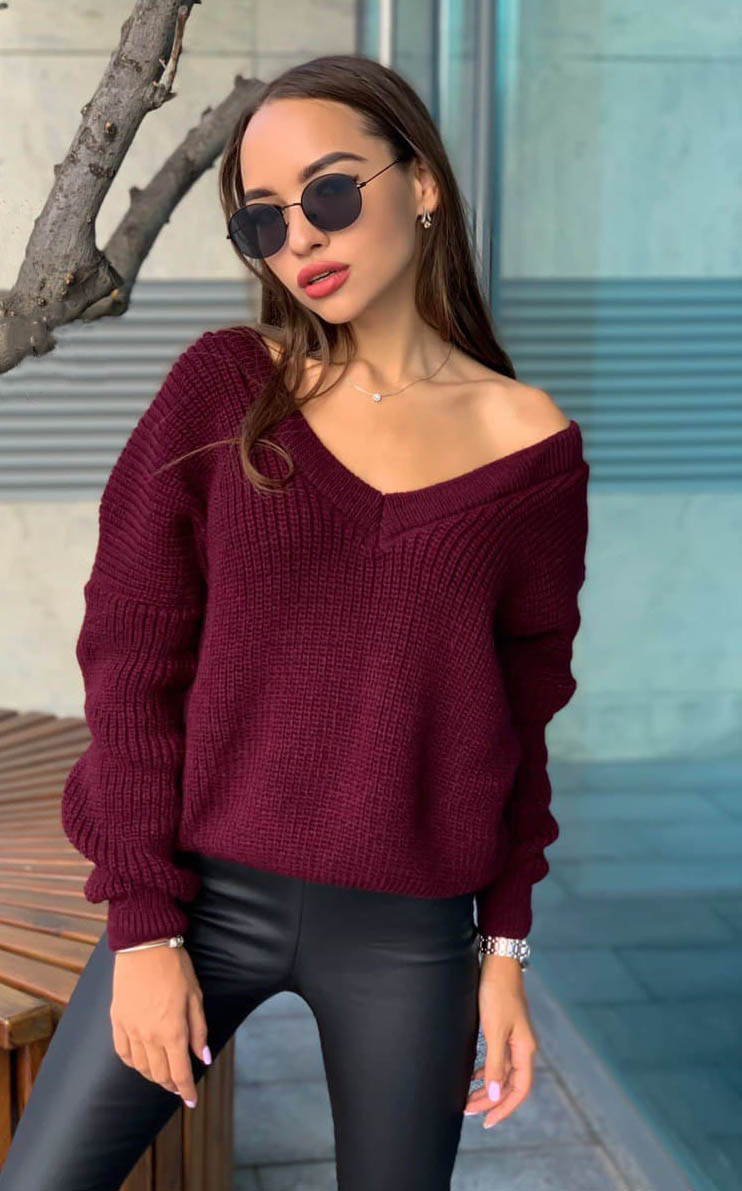 

Fashions • Свитер с вырезом оверсайз Крис Fashions - бордовый (0375, Fashions • Свитер с вырезом оверсайз Крис Fashions 44-52 бордовый (0375)