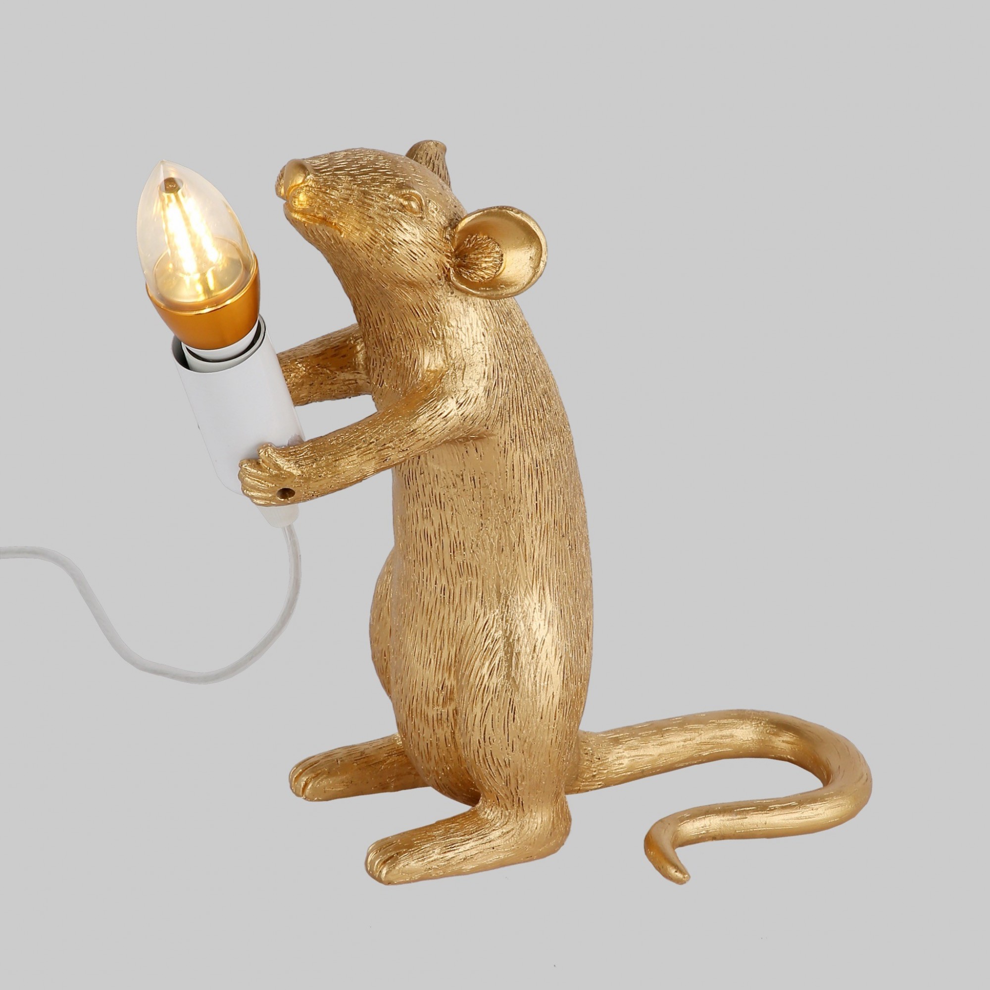 

Лампа настольная LEVISTELLA Mouse золотая в виде стоящей мышки