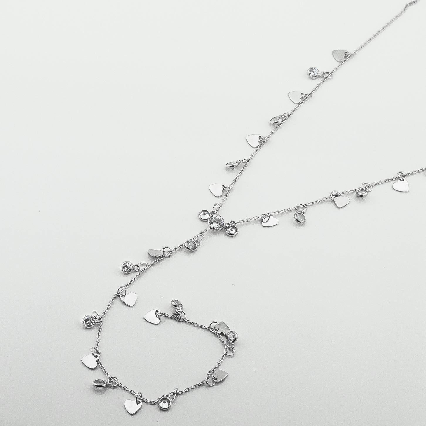 

Серебряное колье-галстук с сердечками и фианитами ko14709 Диамант, 40 размер