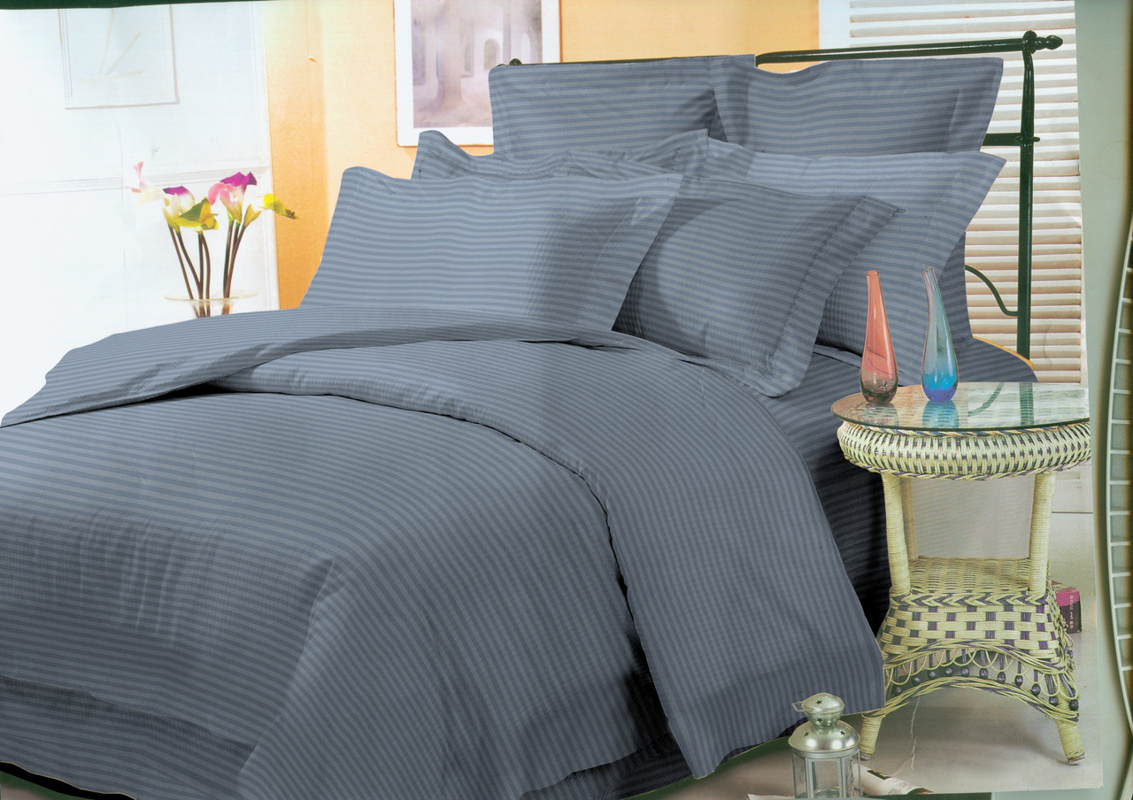 

Комплект постельного белья Krispol Графит двуспальный на резинке Страйп Сатин 160*200*25 (320.553916)