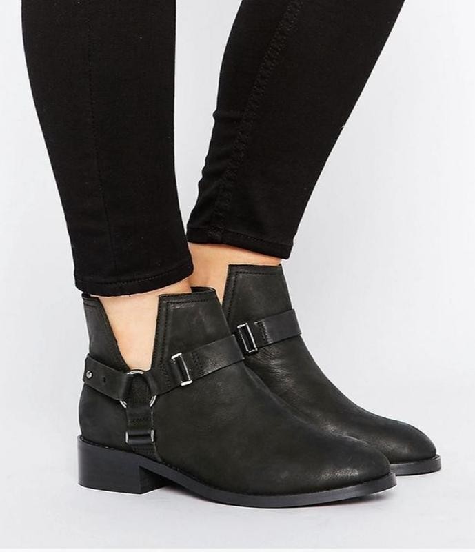 

Женские кожаные ботинки Asos с декоративными ремешками 40 черный