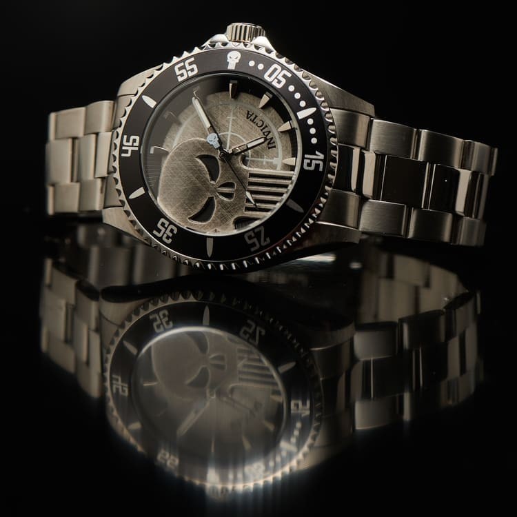 

Швейцарские мужские наручные часы Invicta 29693 Marvel Punisher