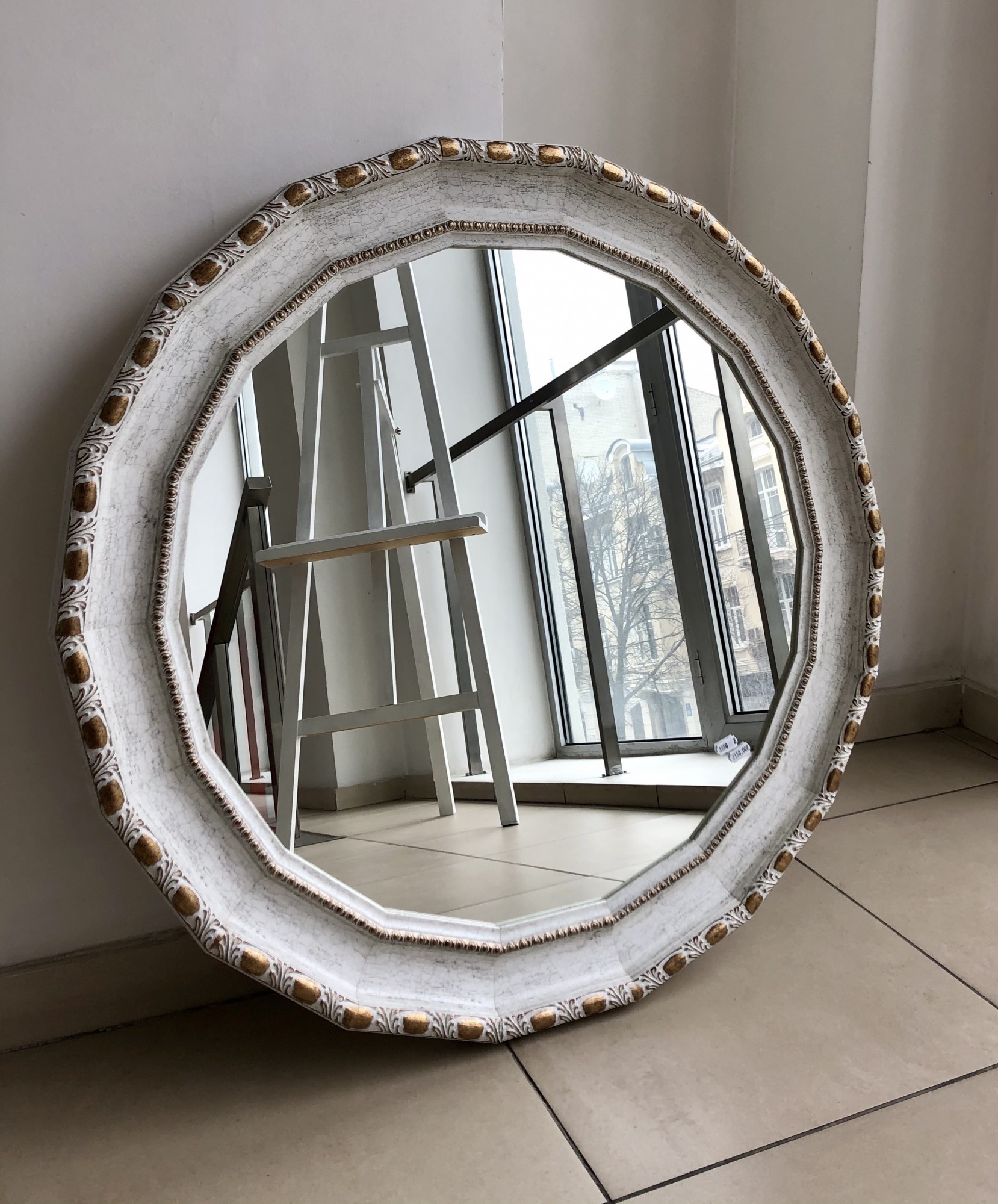 

Круглое зеркало габаритным диаметром 830мм FRAMES.POSTERS.DECOR (з4)