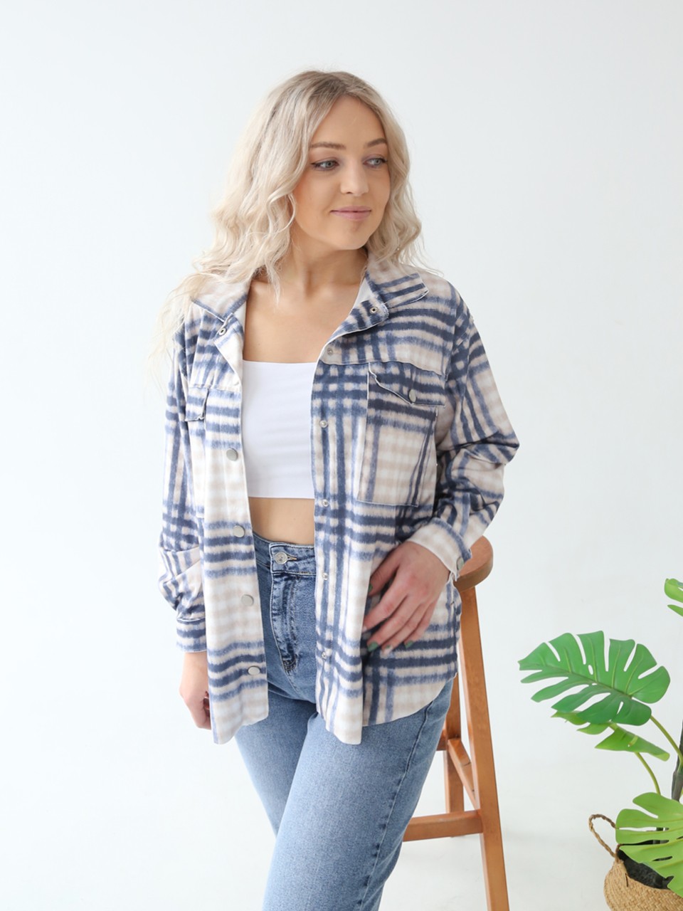 

Рубашка женская белая с синюю клетку оверсайз 321-3 S