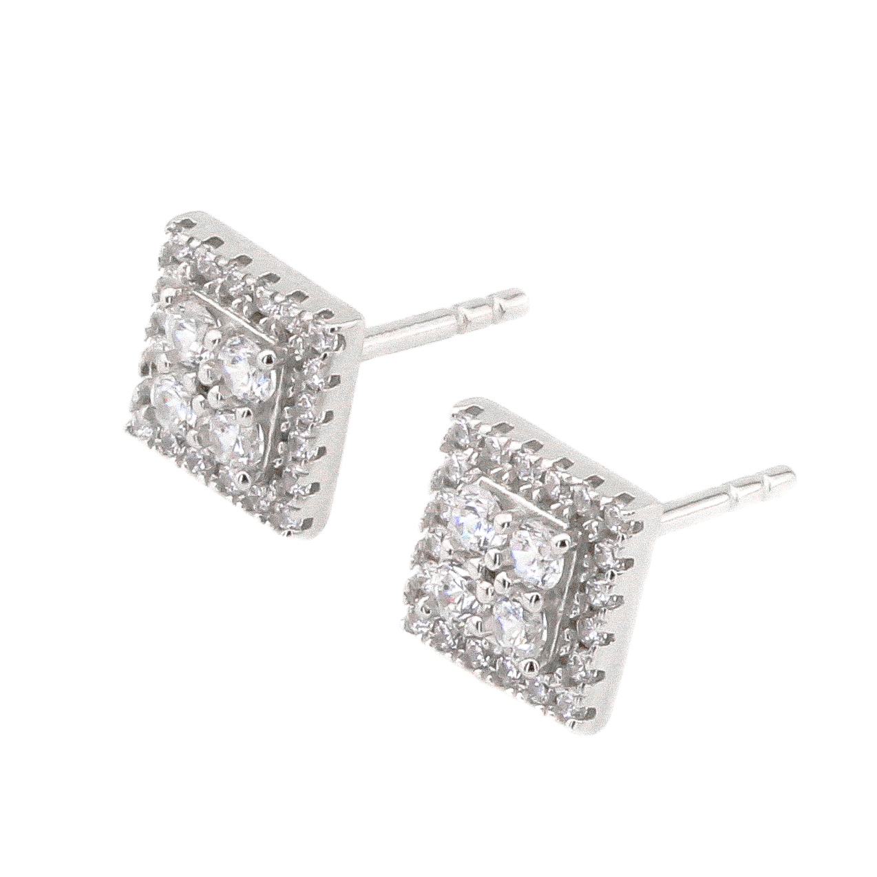 

Серебряные серьги-пуссеты C12630 Диамант