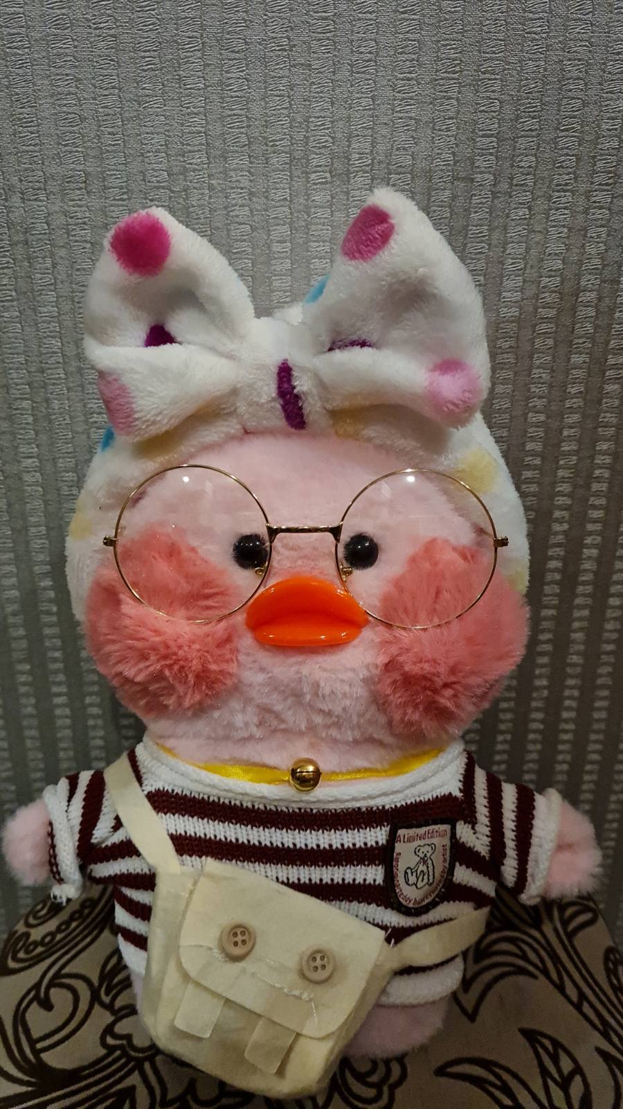 

Мягкая игрушка Плюшевая Лалафанфан Уточка Lalafanfan Duck в одежде 29 см розовый белый беж сумка