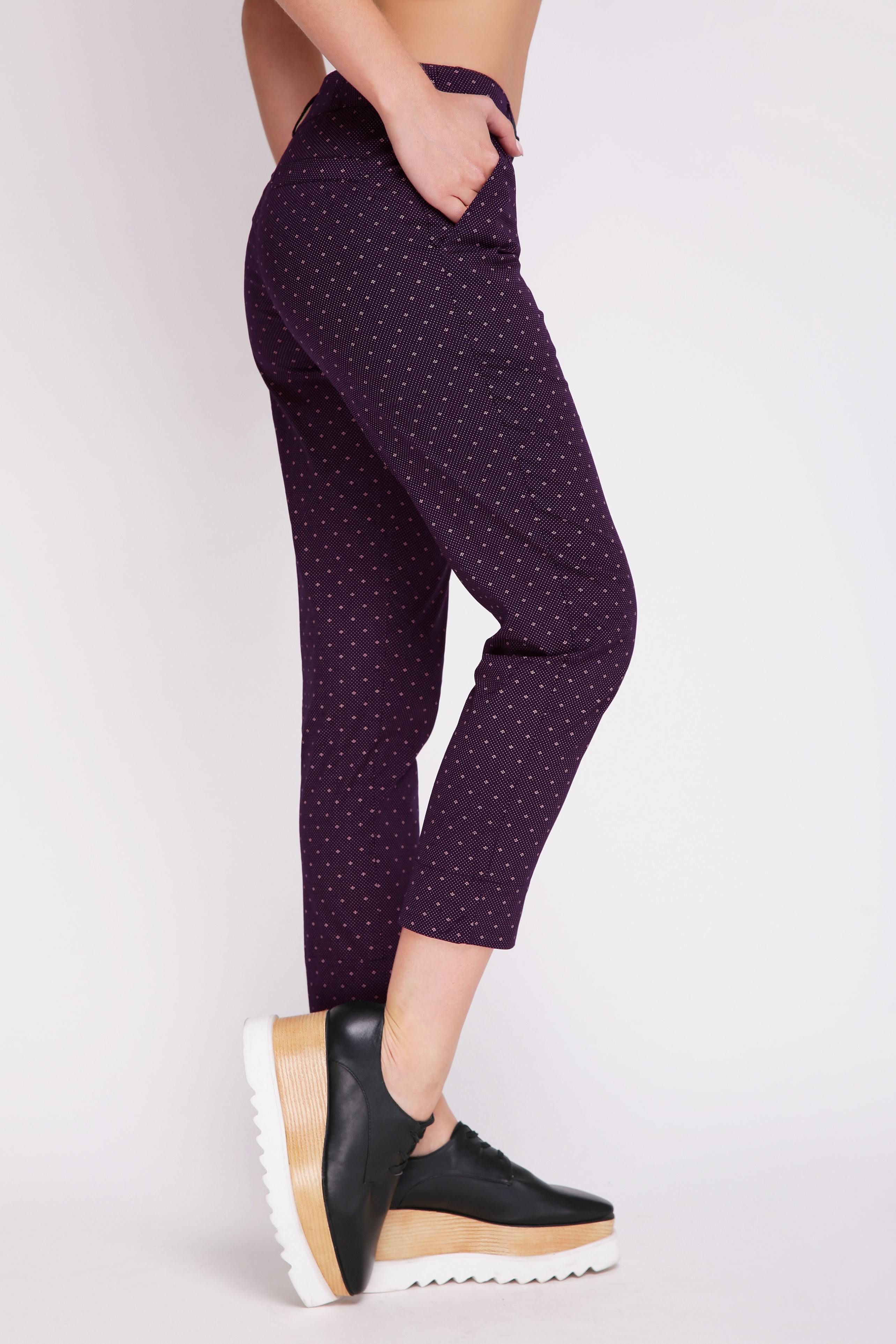 

Брюки ​​ARTSTYLE LEGGINGS "SUMMER-BATAL" BRK-254D-1 (фиолетовый 1 мелкая точка) 56 (BRK-254D-1)