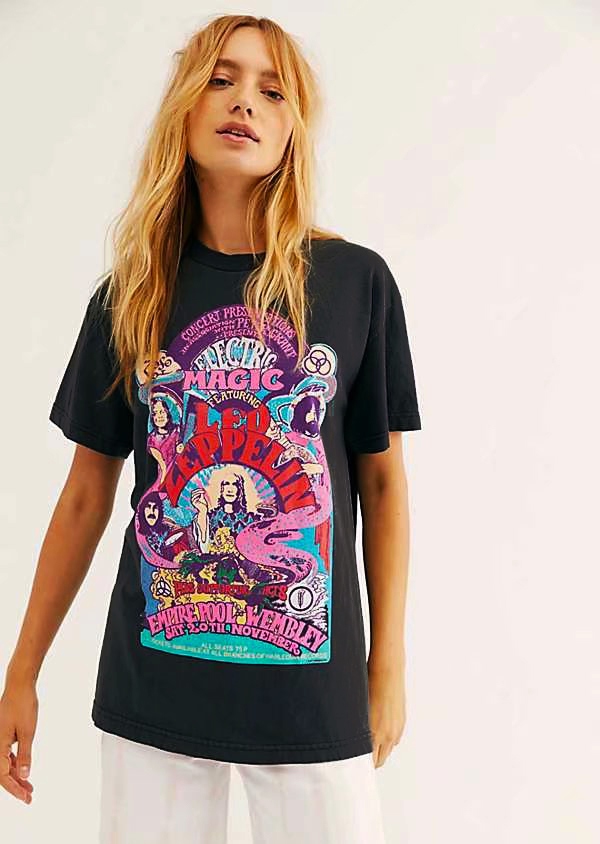

Футболка женская Electric magic, черный Berni Fashion (L) Черный