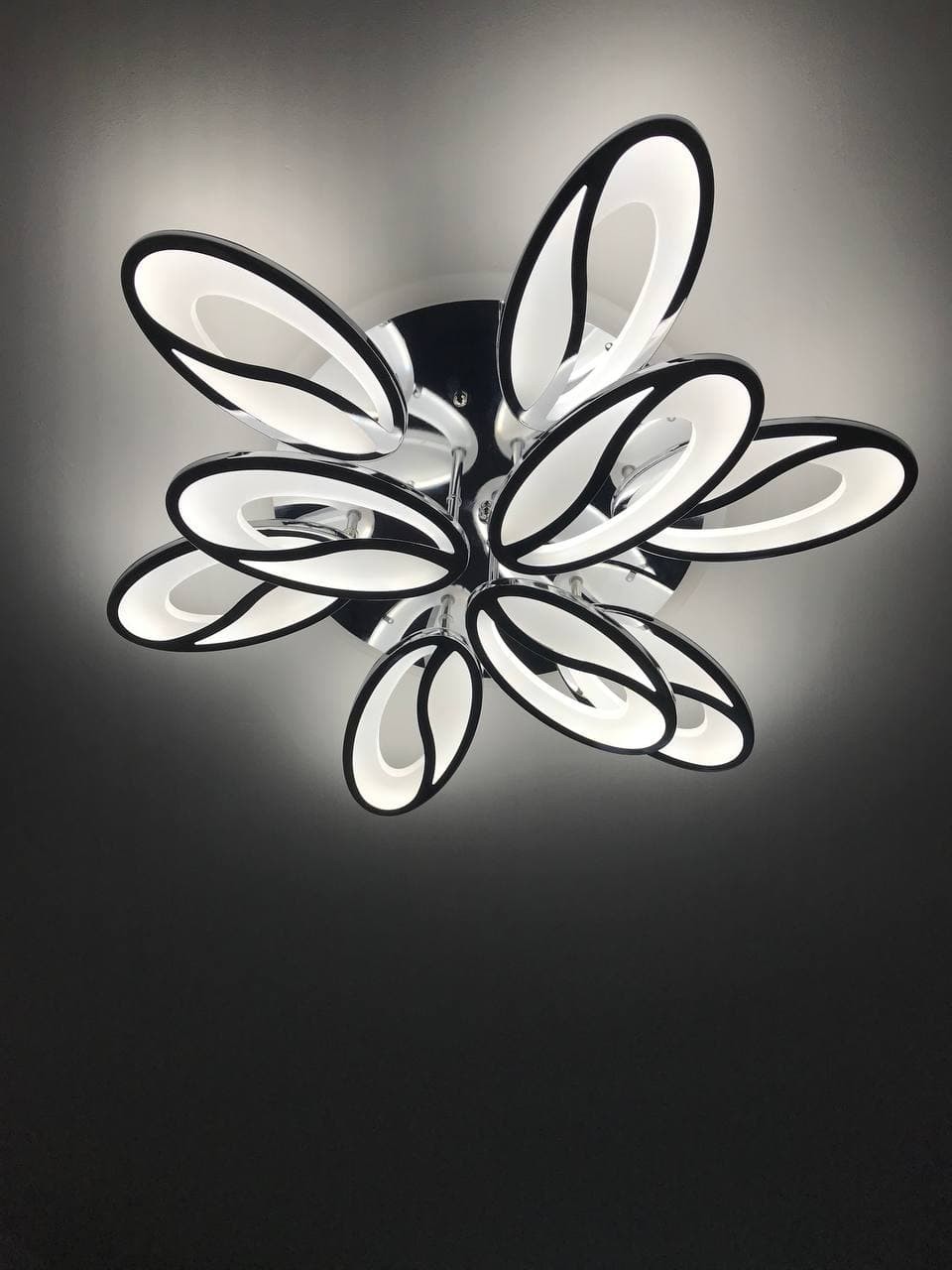 

Люстра светодиодная Vatan Light led с пультом Хром «Кофейные зёрна 6+3» LED подсветка RGB 240 Вт ( 18-30 м.кв освещения )