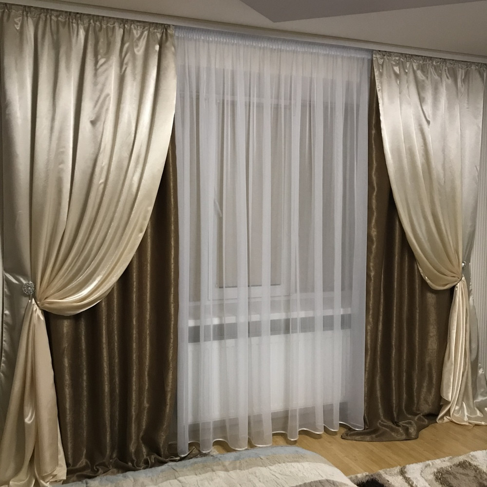 

Атласные шторы Chtextil молочные с коричневым в комплекте 4 готовых шторы