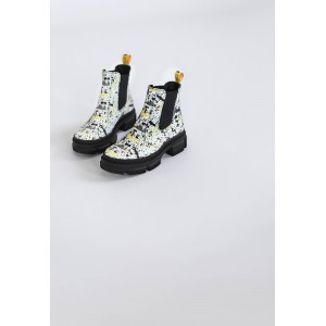 

Яркие кожаные демисезонные ботинки с резинками VILLOMI 40