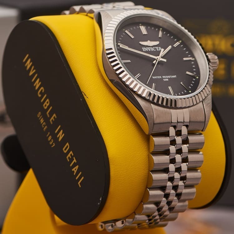 

Швейцарские мужские часы Invicta Specialty 29372