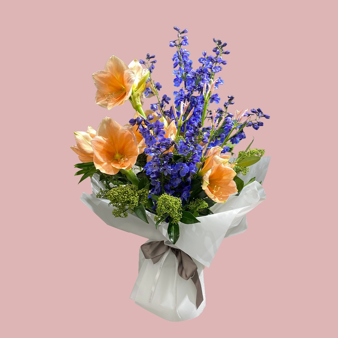 

Букет из свежих цветов Delfín FIORI