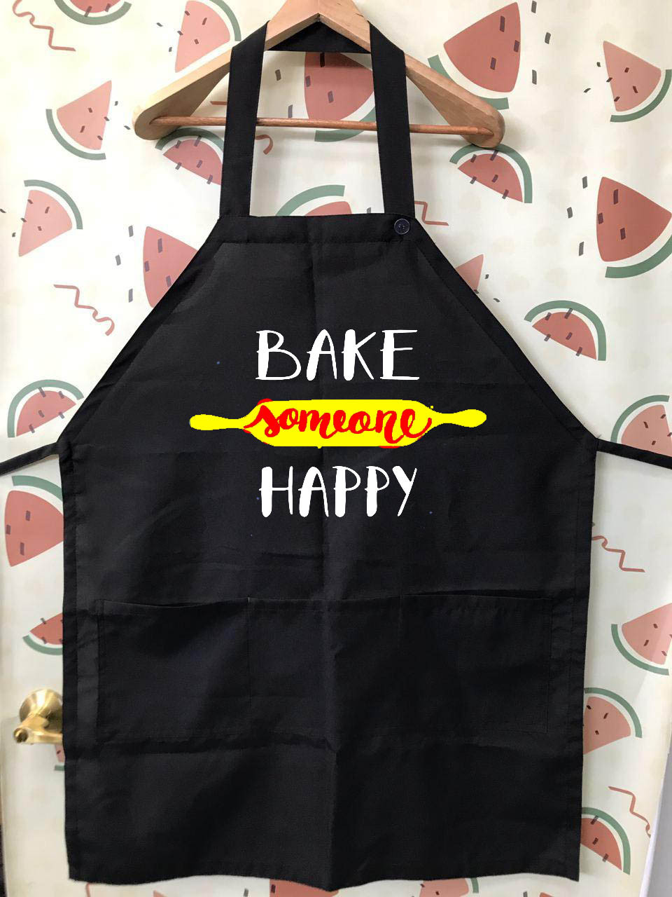 

Фартук с принтом "Bake someone happy"