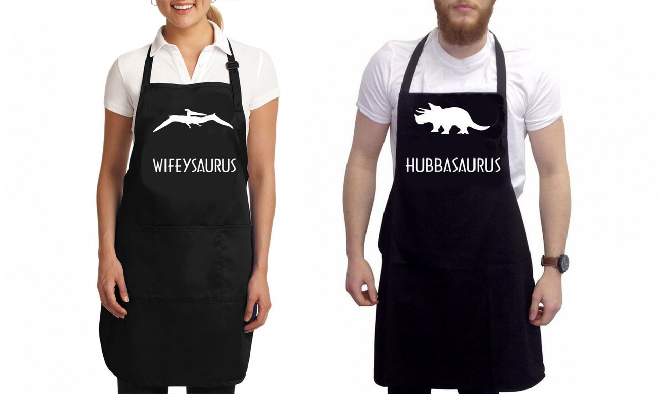 

Парные фартуки с принтом "Wifeysaurus. Hubbasaurus."
