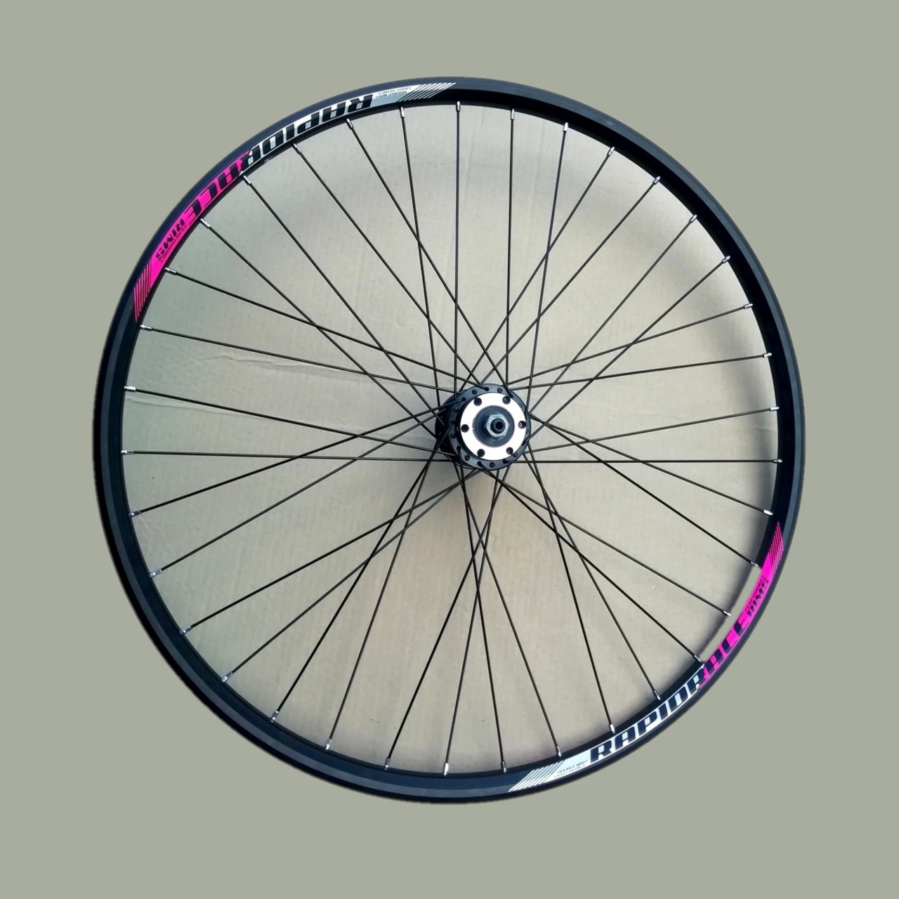 

Колесо заднее 26* Avanti Disc RapidRace на промподшипниках под трещотку