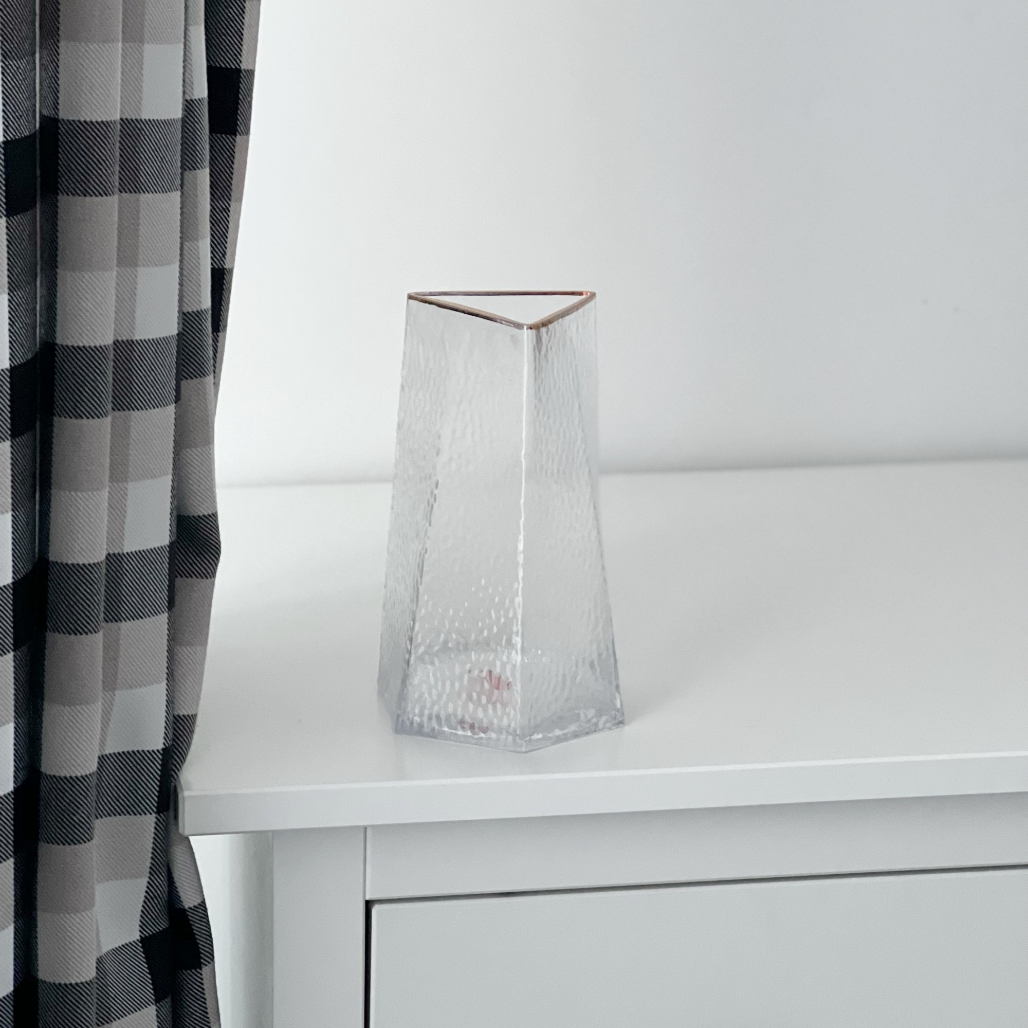 

Ваза SoulDecor стеклянная White Sea 20 см