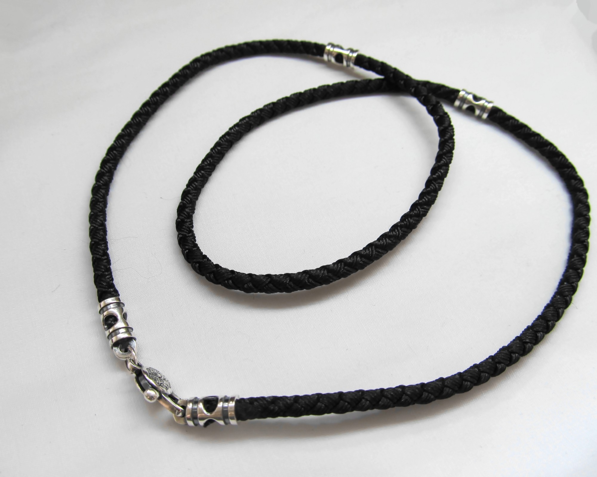 

Шнур шелковый с серебряным замком и вставками SilverArtisan 1.71179 50 размер