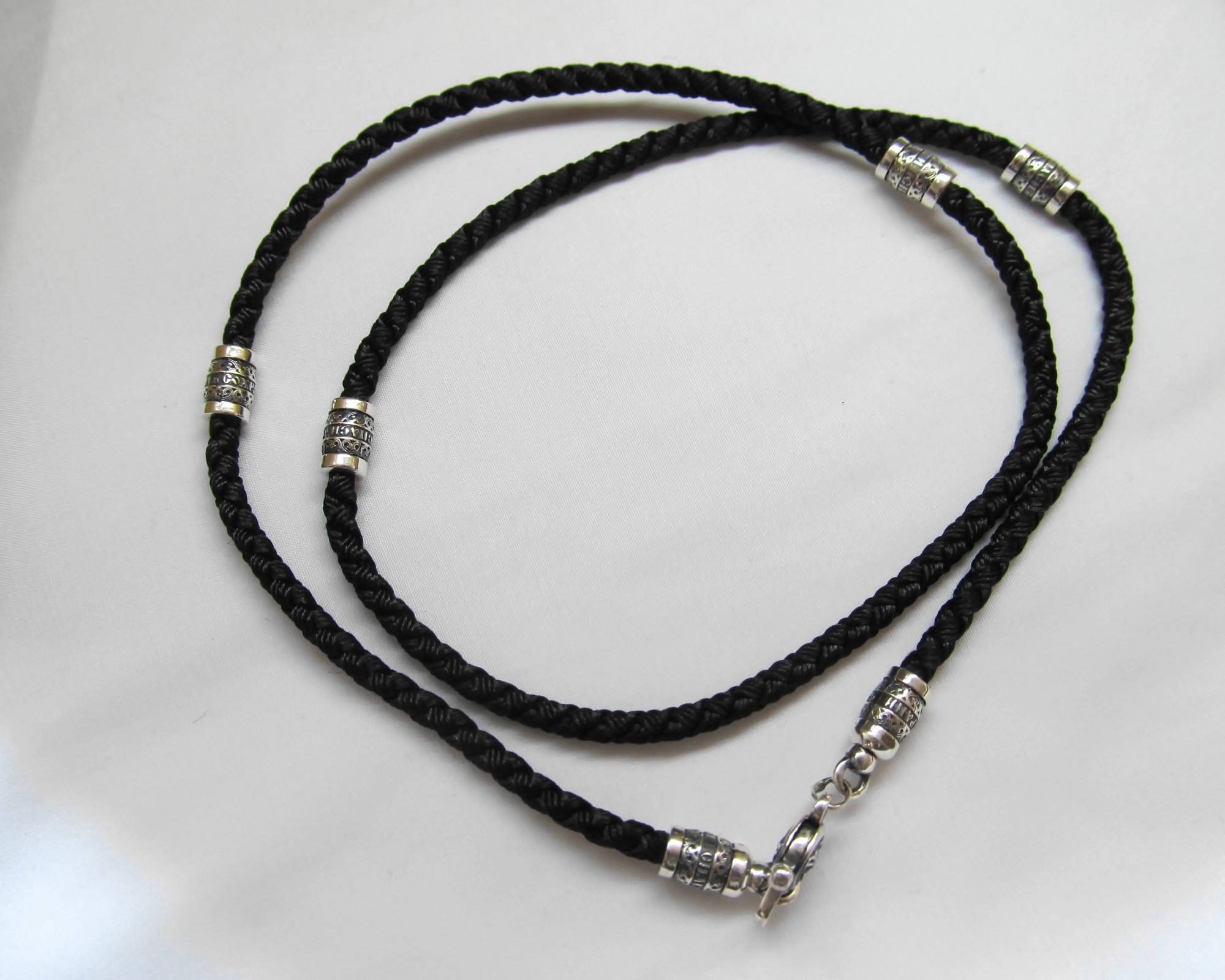 

Шнур шелковый с серебряным замком и вставками SilverArtisan 1.71172 65 размер