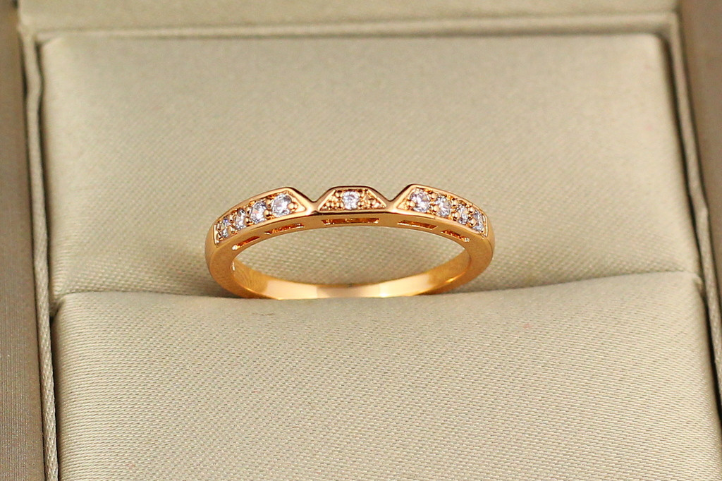 

Кольцо Xuping Jewelry диадема р 18 золотистое