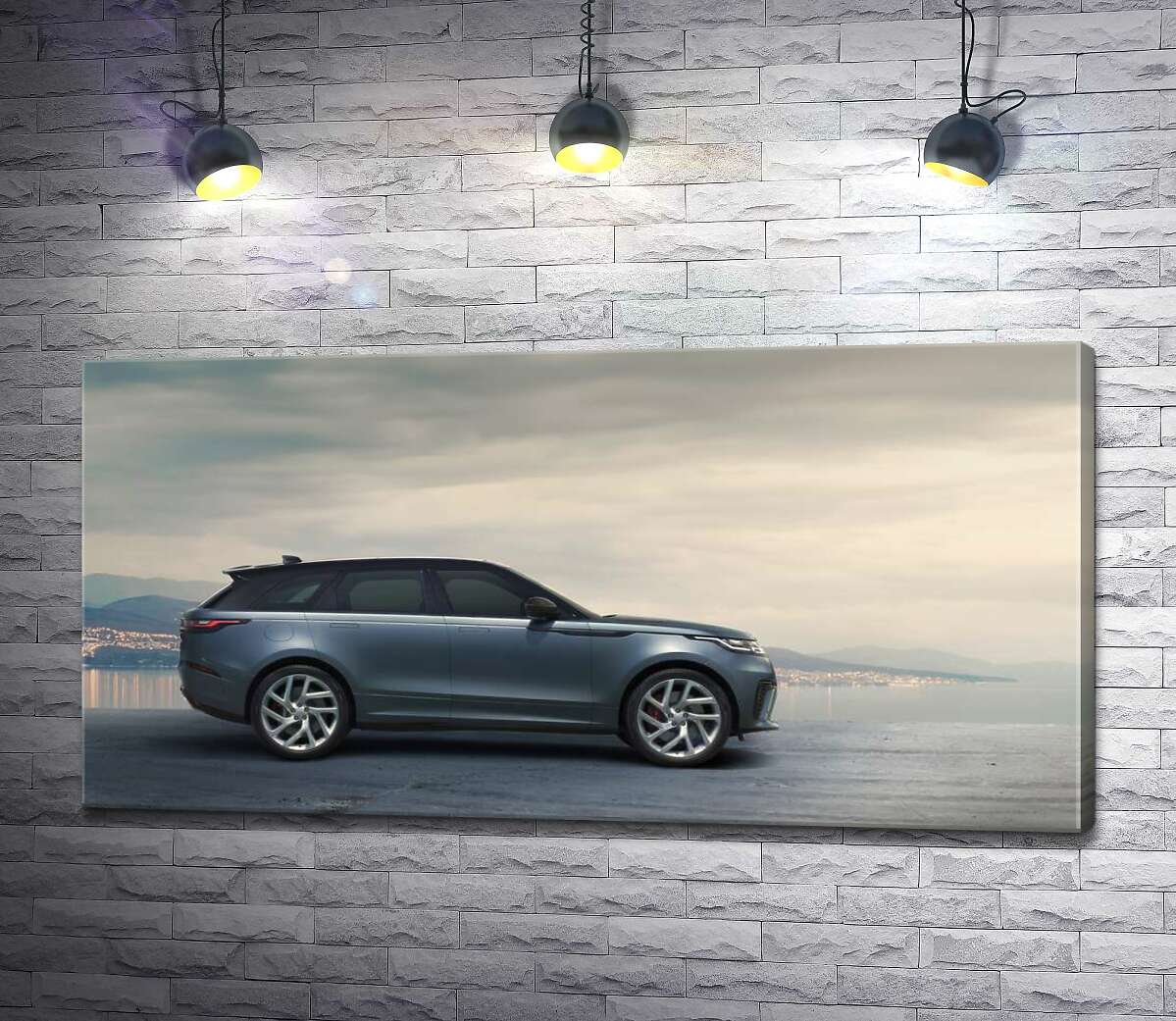 

Картина ArtPoster Воплощение британской эстетики: автомобиль Ленд Ровер (Land Rover Range Rover Velar) 100x50 см Модуль №1