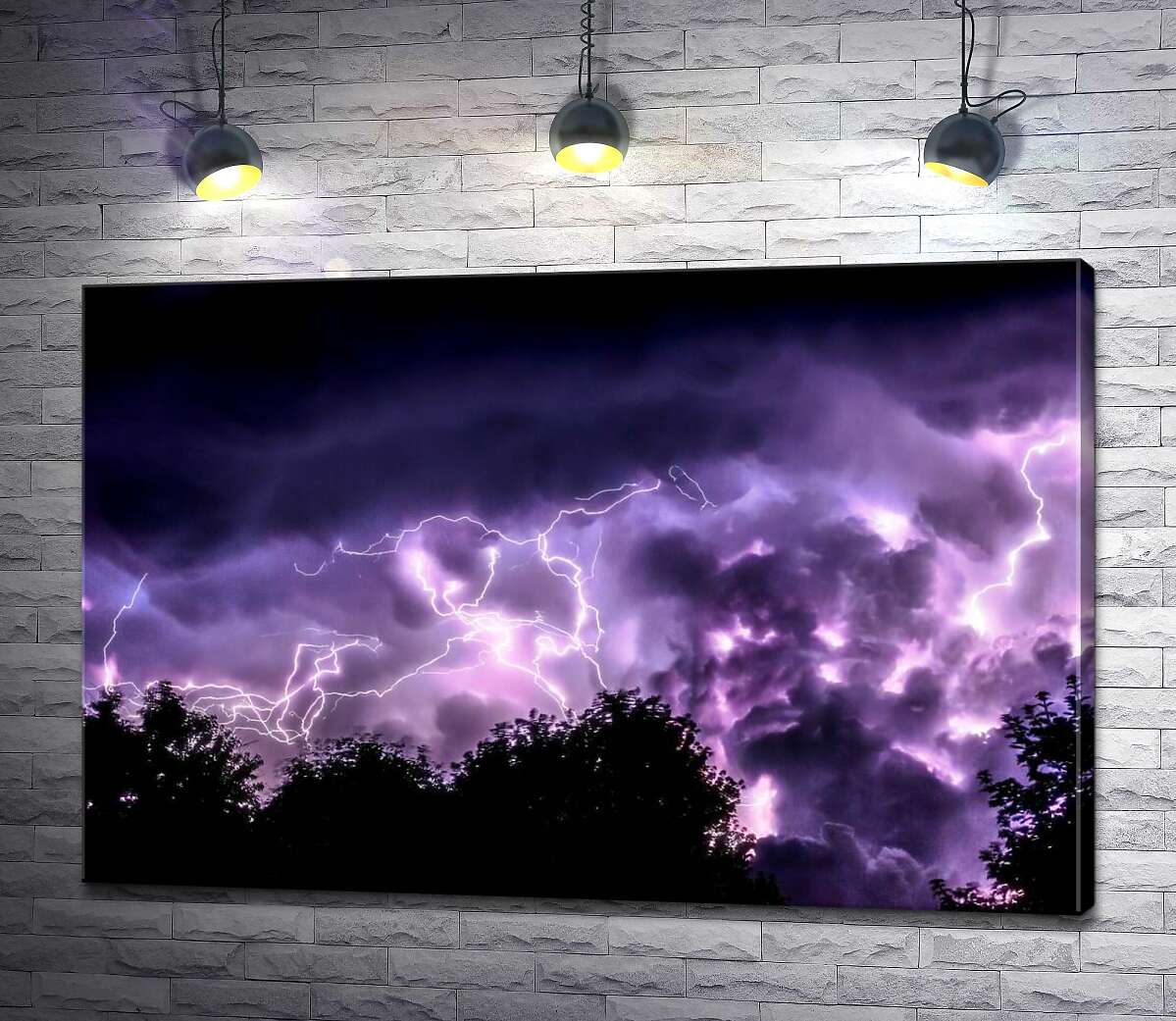 

Картина ArtPoster Грозовое небо, подсвеченное молниями, горит фиолетовыми оттенками 100x67 см Модуль №1