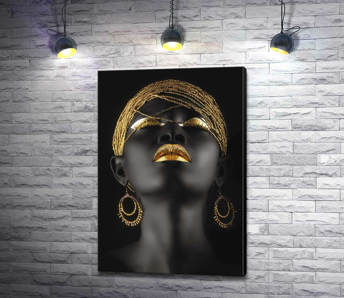 

Картина ArtPoster Контраст золотых украшений на темном лице модели 130x190 см Модуль №1