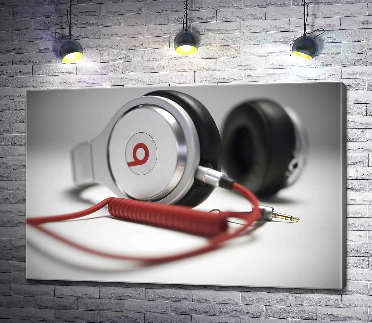 

Картина ArtPoster Тонкие формы белого корпуса наушников Beats в сочетании с завитками красного провода 130x87 см Модуль №1