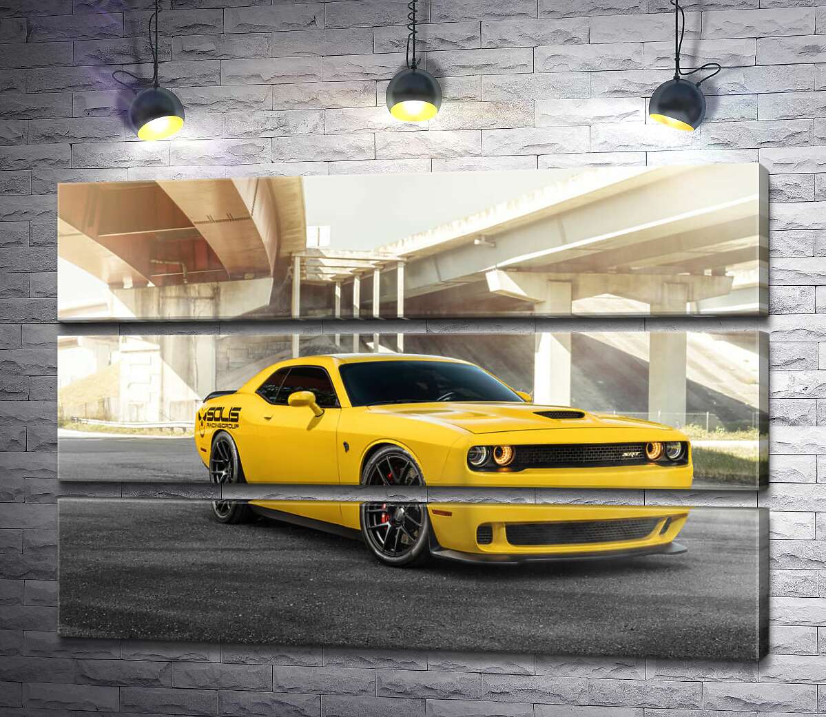 

Модульная картина ArtPoster Желтый автомобиль Dodge Challenger Hellcat остановился под мостом 130x87 см Модуль №13