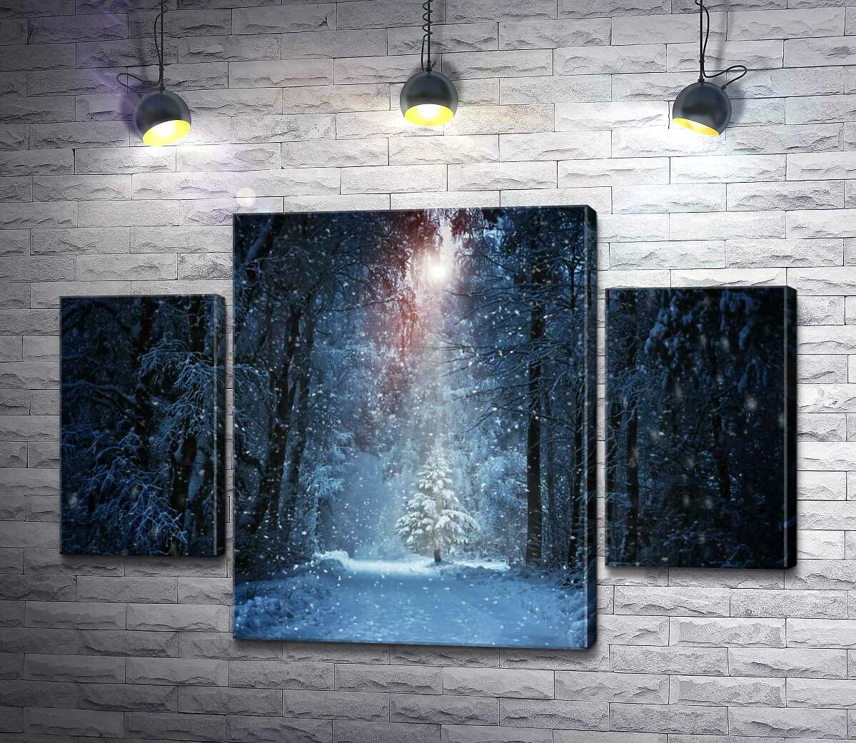 

Модульная картина ArtPoster Луч света падает на маленькую заснеженную елку в вечернем лесу 100x69 см Модуль №7