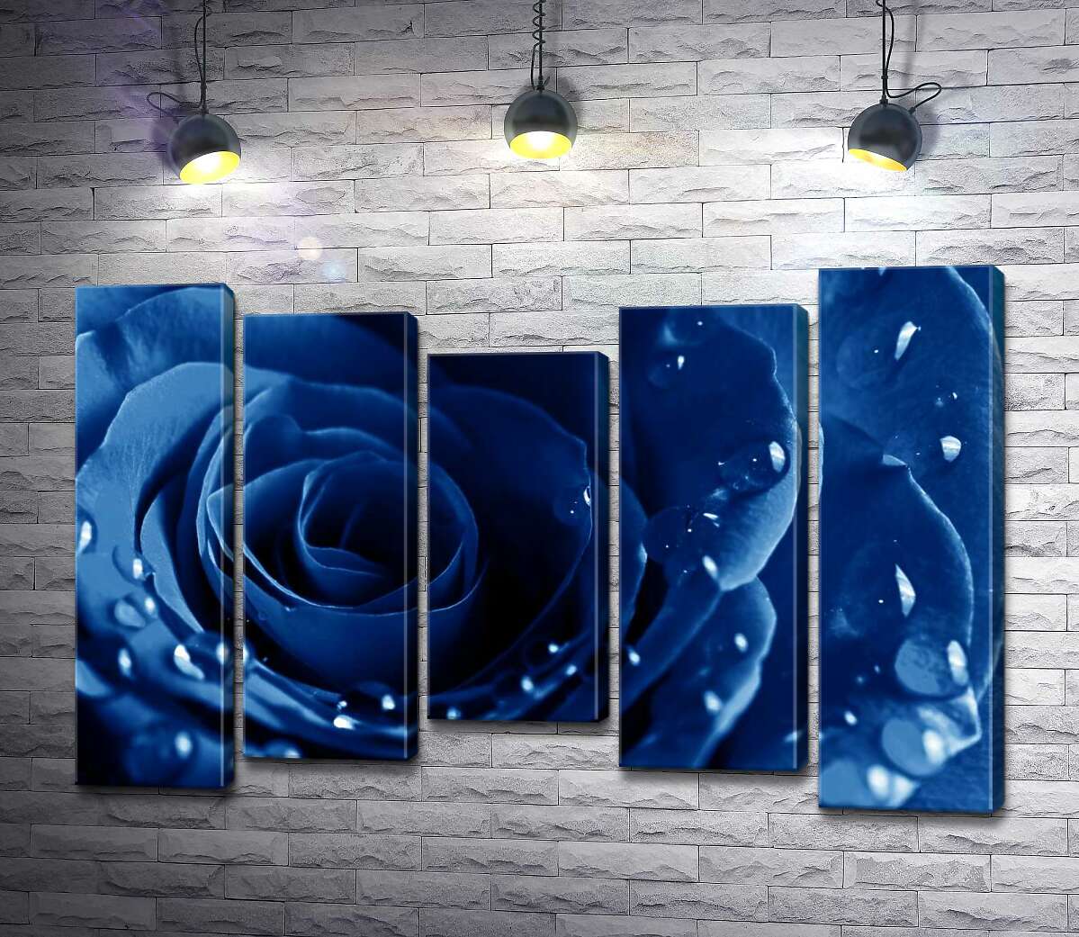 

Модульная картина ArtPoster Лепестки ультрамариново-синей розы в легких каплях росы 100x69 см Модуль №28