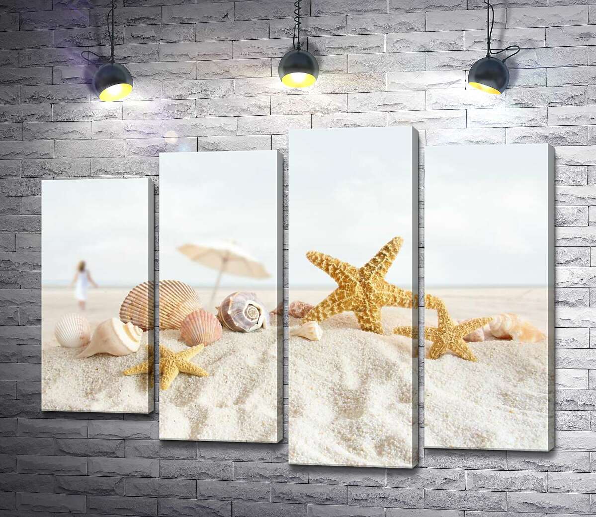 

Модульная картина ArtPoster Нежный набор ракушек и морских звезд лежит на мягком пляжном песке 132x100 см Модуль №21