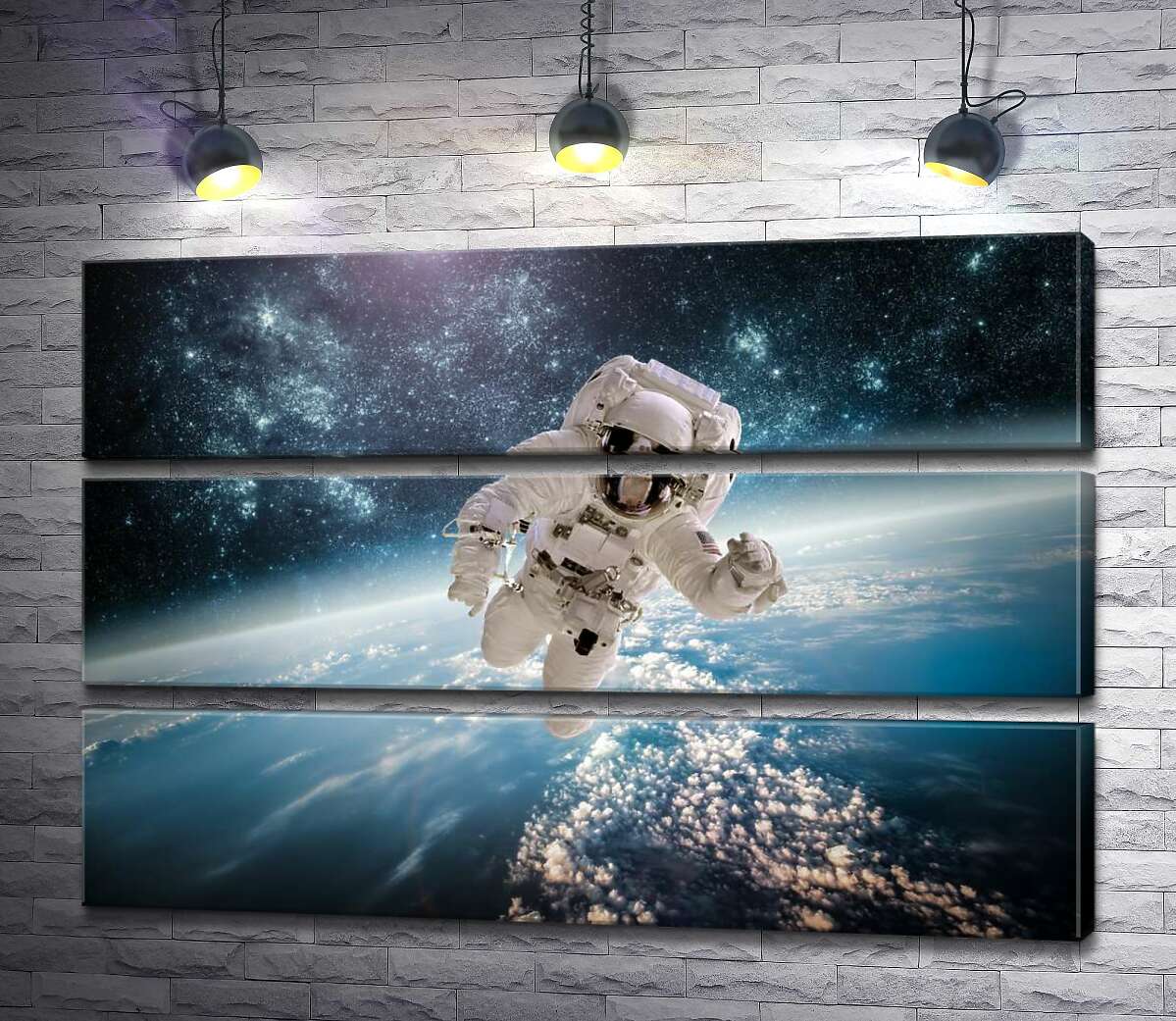 

Модульная картина ArtPoster Полет космонавта над планетой 100x69 см Модуль №13
