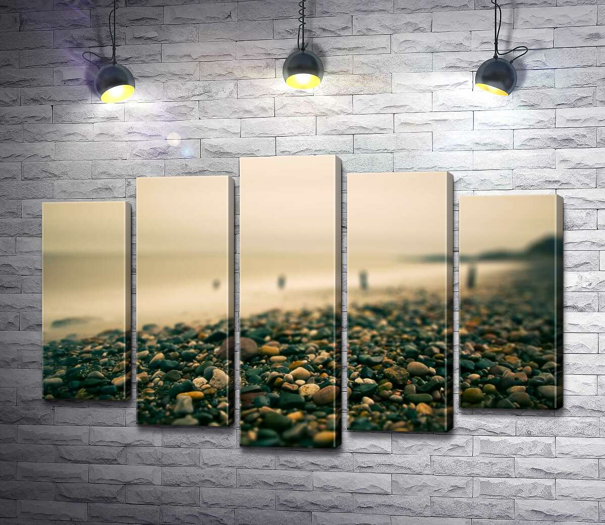 

Модульная картина ArtPoster Цветная мозаика камней на пасмурном пляже 100x68 см Модуль №26