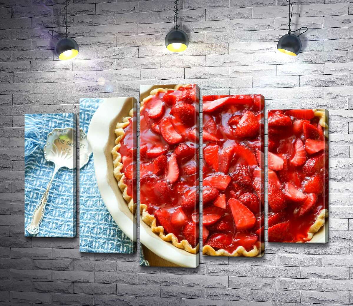 

Модульная картина ArtPoster Яркий пирог с сочной клубникой 130x94 см Модуль №26
