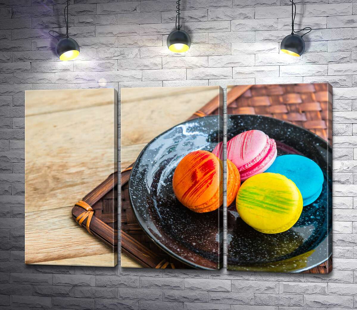 

Модульная картина ArtPoster Яркие капли макарон на черной тарелке 132x87 см Модуль №11