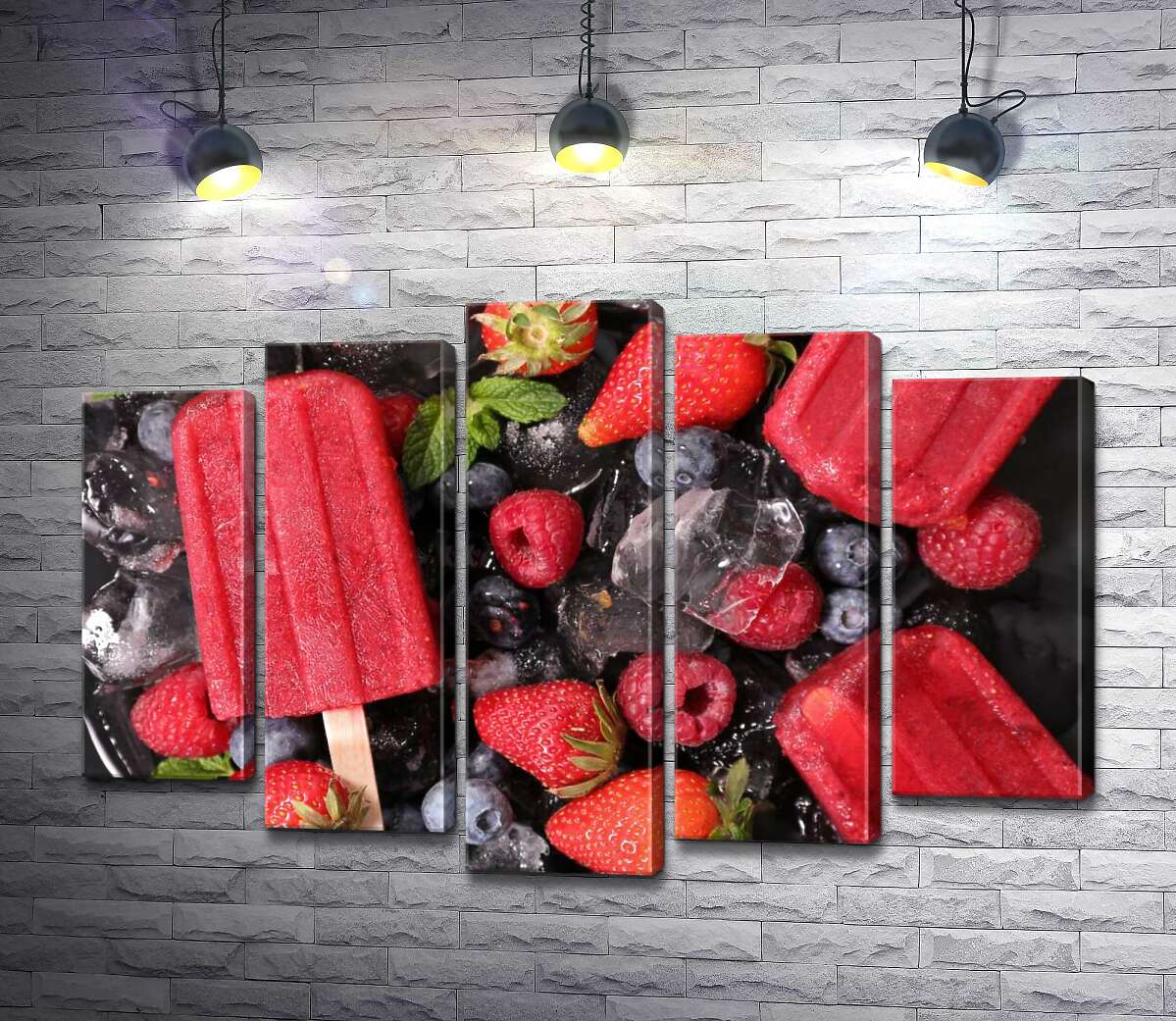 

Модульная картина ArtPoster Яркое мороженое в окружении ягод 100x69 см Модуль №26