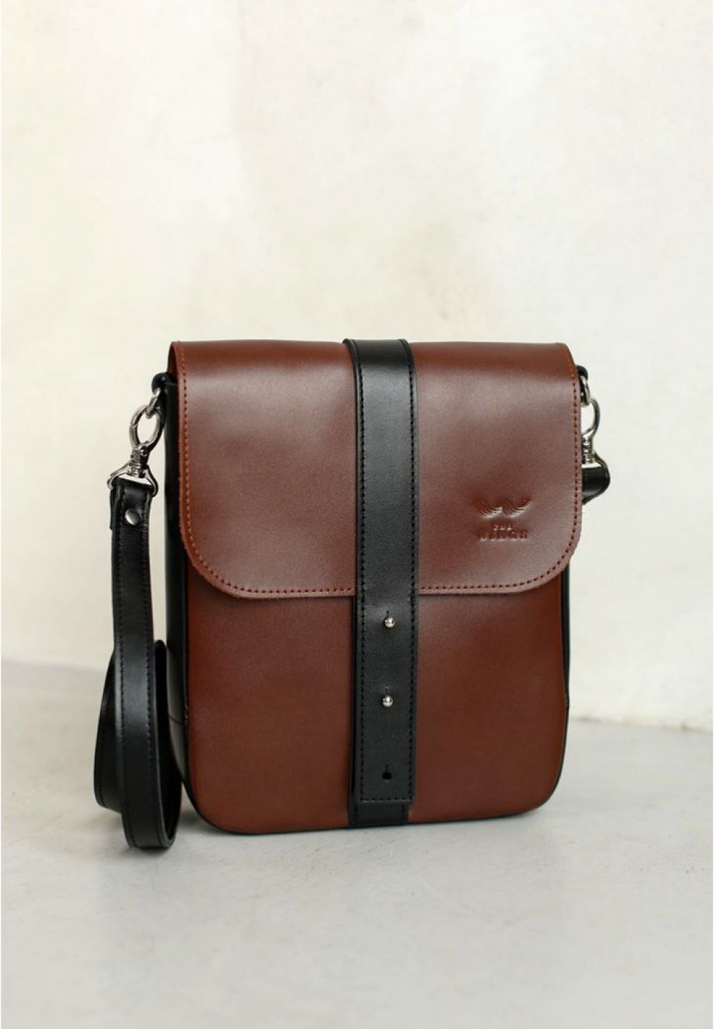 

Мужская кожаная сумка Mini Bag коричнево-черная TW-MINI-BAG-M-KON-BLACK-KSR