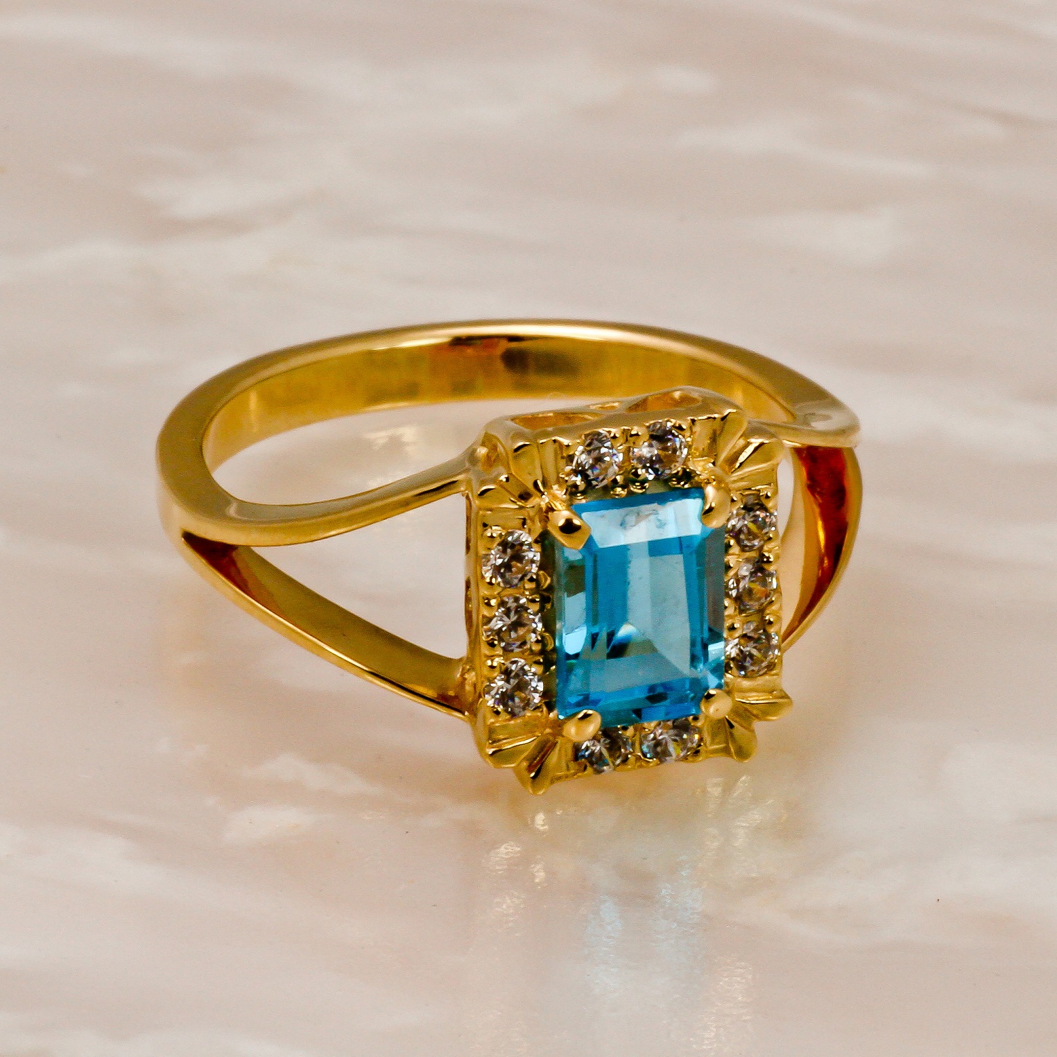 

Кольцо из желтого золота Alexs Jewel K308-4938. Размер 16