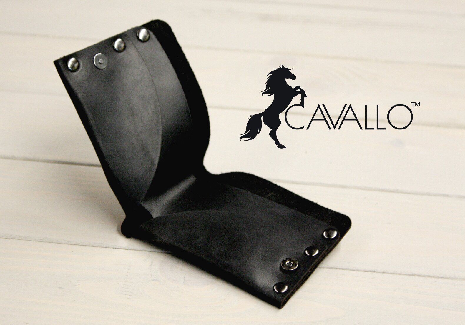 

Мужской кошелек из натуральной кожи без монетницы Cavallo™ Crazy Horse Classic, черный Original